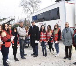 Başkan Kale Kan Bağışında Bulundu