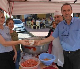 Cumhuriyet Mahallesi’nde Aşure Hayrı